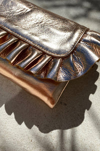 Hold me closer clutch - Rose Gold metallic
