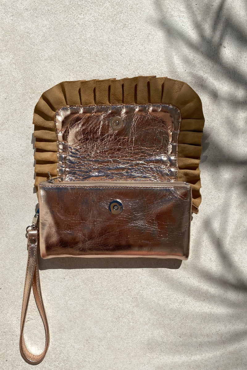 Hold me closer clutch - Rose Gold metallic